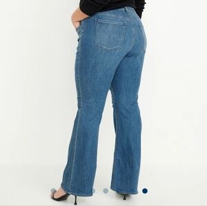 Old Navy Women's Flare Jeans - Medium wash